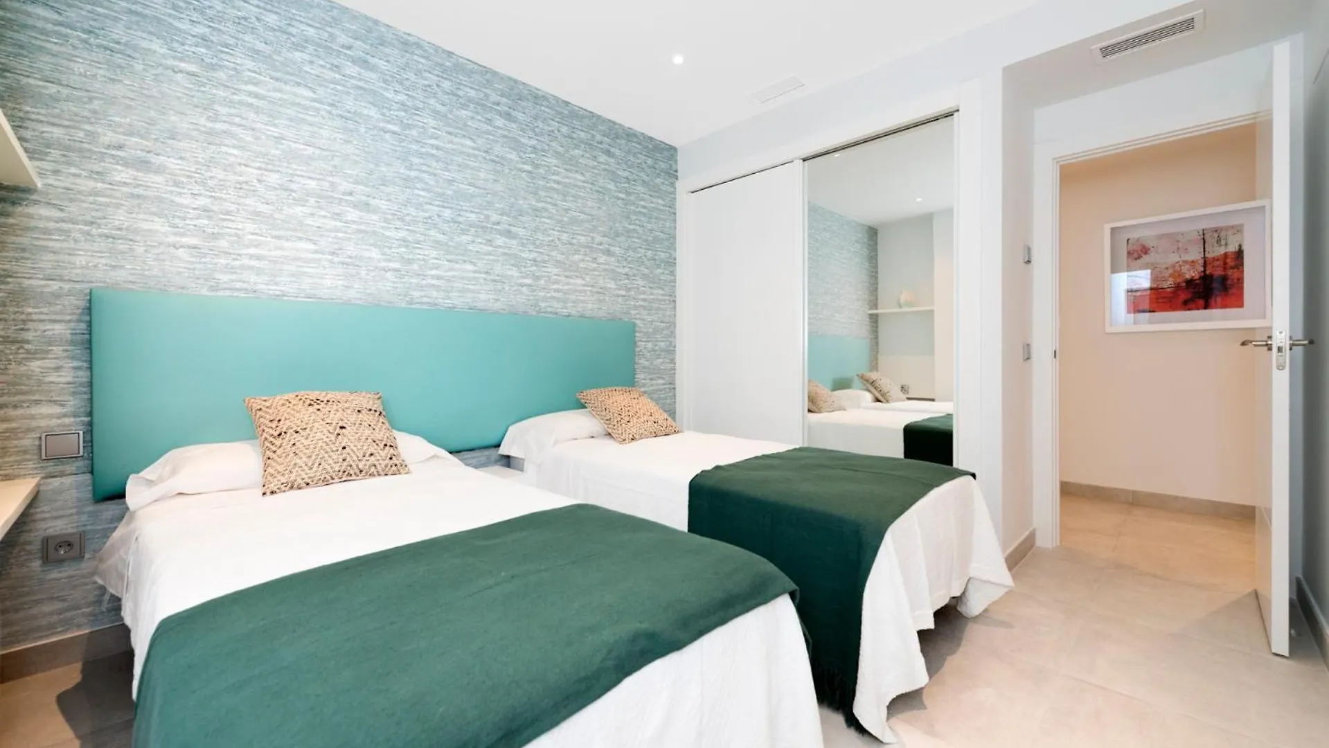 Modern 2 Bedroom Apartment, With Sea Views, In Playas Del Duque - Puerto Banus Marbella